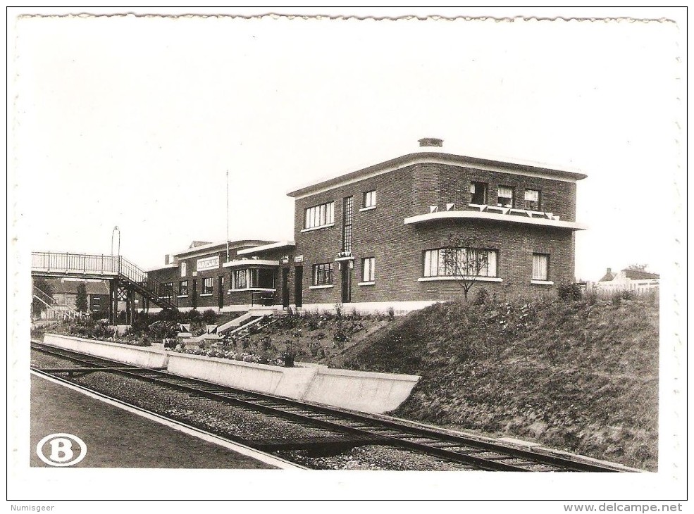 AUVELAIS  --  La Gare - Sambreville