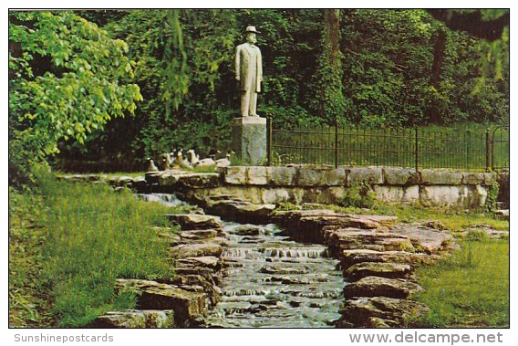 Jack Daniels Statue And Spring Lynchburg Tennessee - Lynchburg