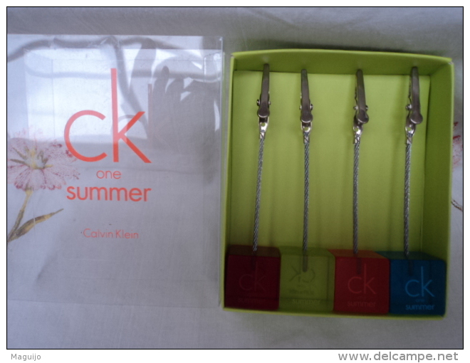 CALVIN KLEIN " CK ONE SUMMER"  BOITE  4 PORTE- PHOTOS   LIRE & VOIR!!! - Miniaturas Mujer (en Caja)