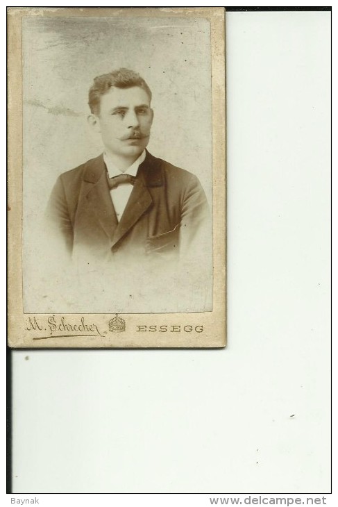 OS14  --  CABINET  PHOTO,  CDV   --    GENTLEMAN  --  FOTO SCHRECHER, OSIJEK, ESSEGG,  CROATIA  --   10,5 Cm X 6,5 Cm - Alte (vor 1900)