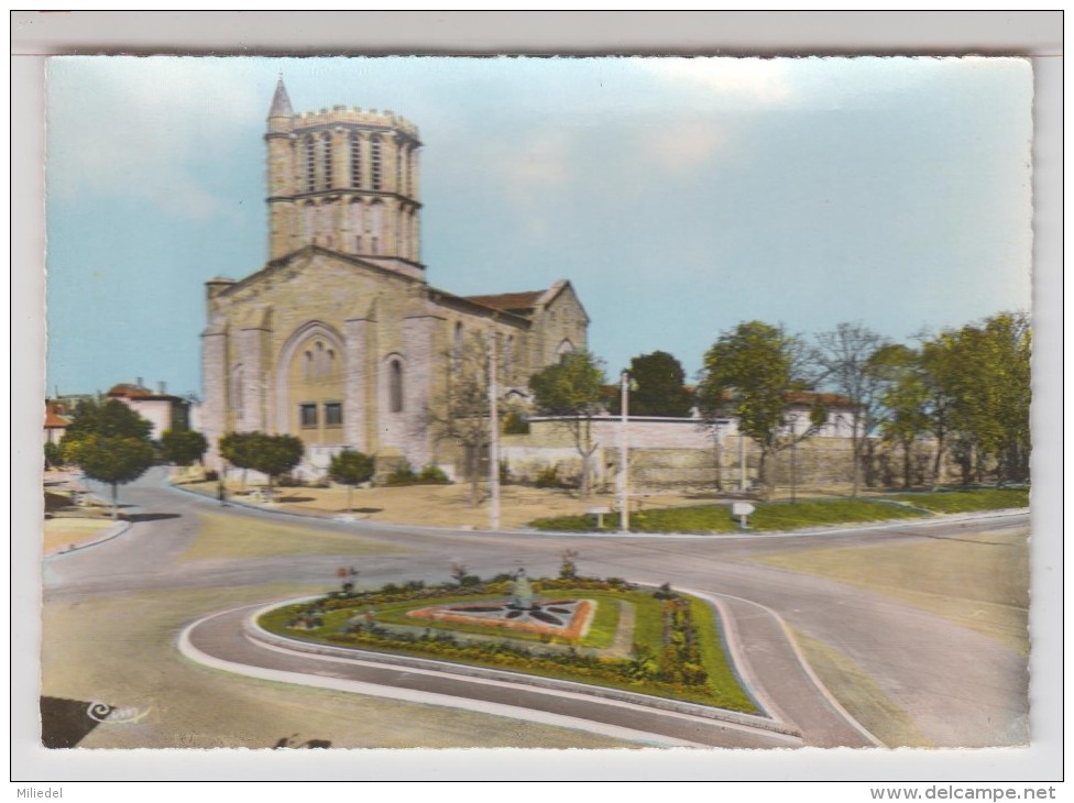 82 - CASTELSARRASIN - Le Coeur Du Maire Et L'Eglise Saint Sauveur - Castelsarrasin