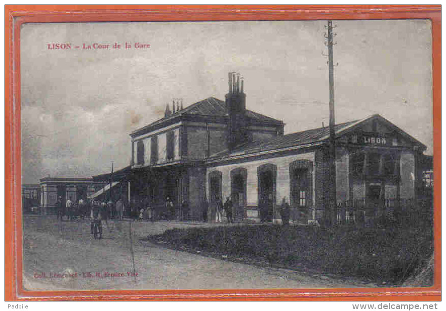 Carte Postale 14. Lison  La Cour De La Gare  Trés Beau Plan - Other & Unclassified