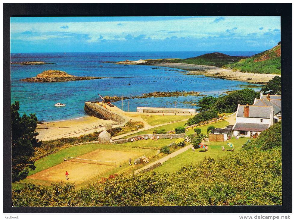 RB 990 - Postcard - Tennis Court - Approaching The White House Hotel &amp; The Harbour - Herm Channel Islands - Herm