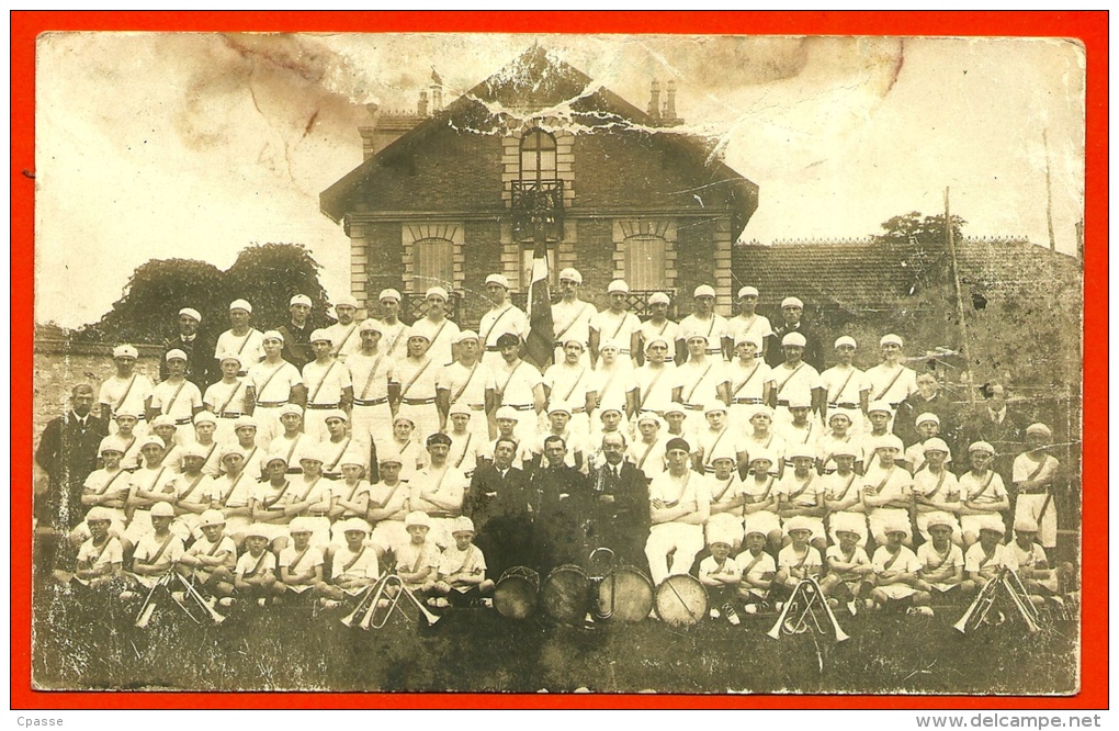 En L' état CPA CARTE PHOTO à Localiser GROUPE D' Une Société De GYMNASTIQUE - Gymnastique