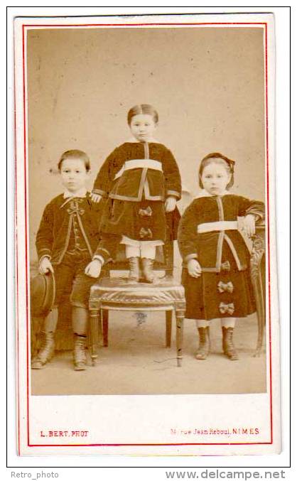 Photo Cdv, 3 Enfants Costumés (photo Bert, Nimes) - Alte (vor 1900)