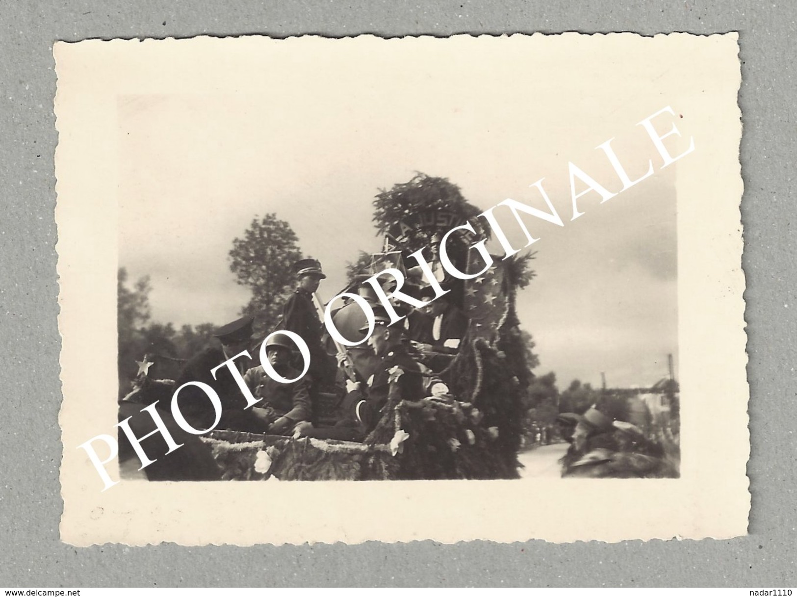 Guerre 40/45 - Libération - BEAUVECHAIN - Lot Exceptionnel De 6 Photographies Du CORTEGE De La VICTOIRE En 1945 - Beauvechain