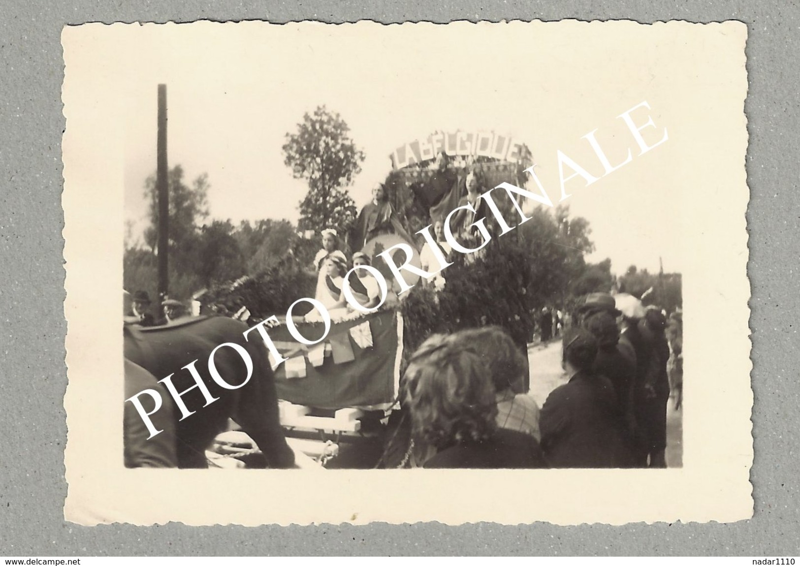 Guerre 40/45 - Libération - BEAUVECHAIN - Lot Exceptionnel De 6 Photographies Du CORTEGE De La VICTOIRE En 1945 - Beauvechain