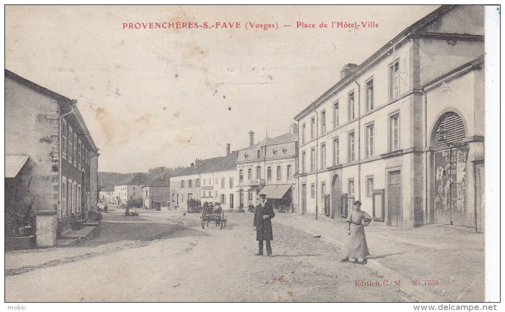 PROVENCHERES, Place De L'Hotel De Ville, Circulée - Provencheres Sur Fave