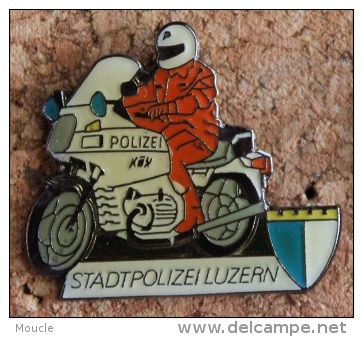 STADTPOLZEI LUZERN SCHWEIZ - POLICE DE LA VILLE DE LUCERNE - SUISSE - MOTO - MOTARD    -      (BRUN) - Polizei