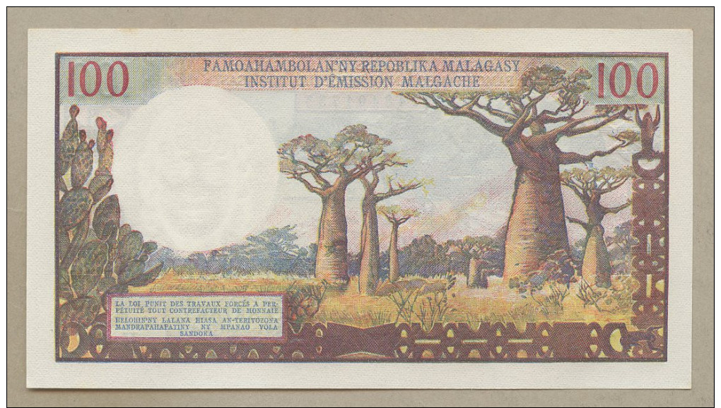 MADAGASCAR - 100 Francs  1966  P57  Uncirculated  ( Banknotes ) - Madagaskar