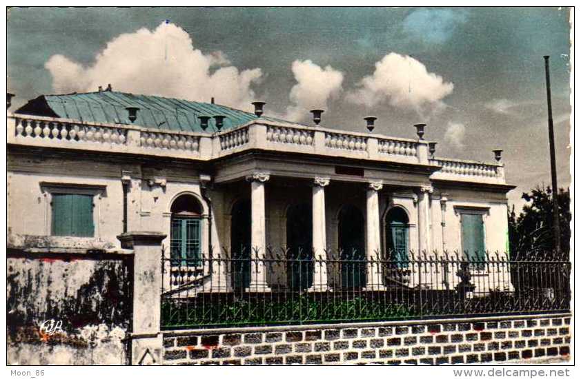 974 - SAINT DENIS - ILE DE LA REUNION - Musée Léon DIERX - Saint Denis