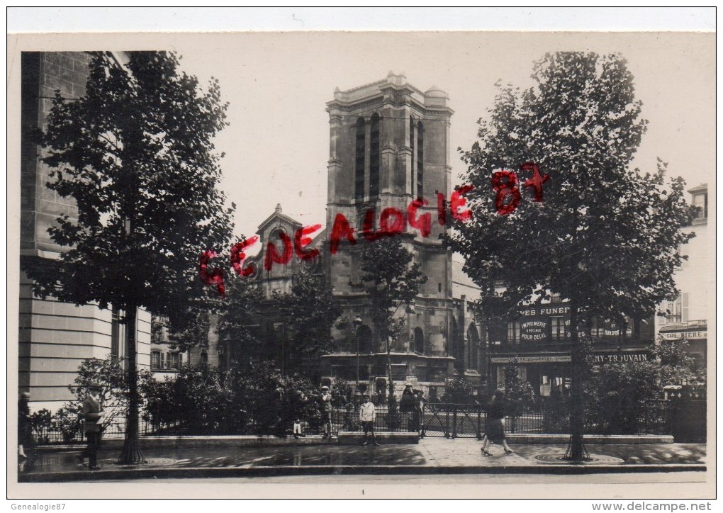 93 -  AUBERVILLIERS - L' EGLISE ET LE PARC DE LA MAIRIE - CARTE PHOTO - Aubervilliers