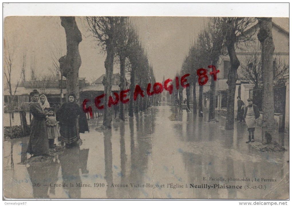 93 -  NEUILLY PLAISANCE - CRUE DE LA MARNE 1910- AVENUE VICTOR HUGO ET L' EGLISE - Neuilly Plaisance