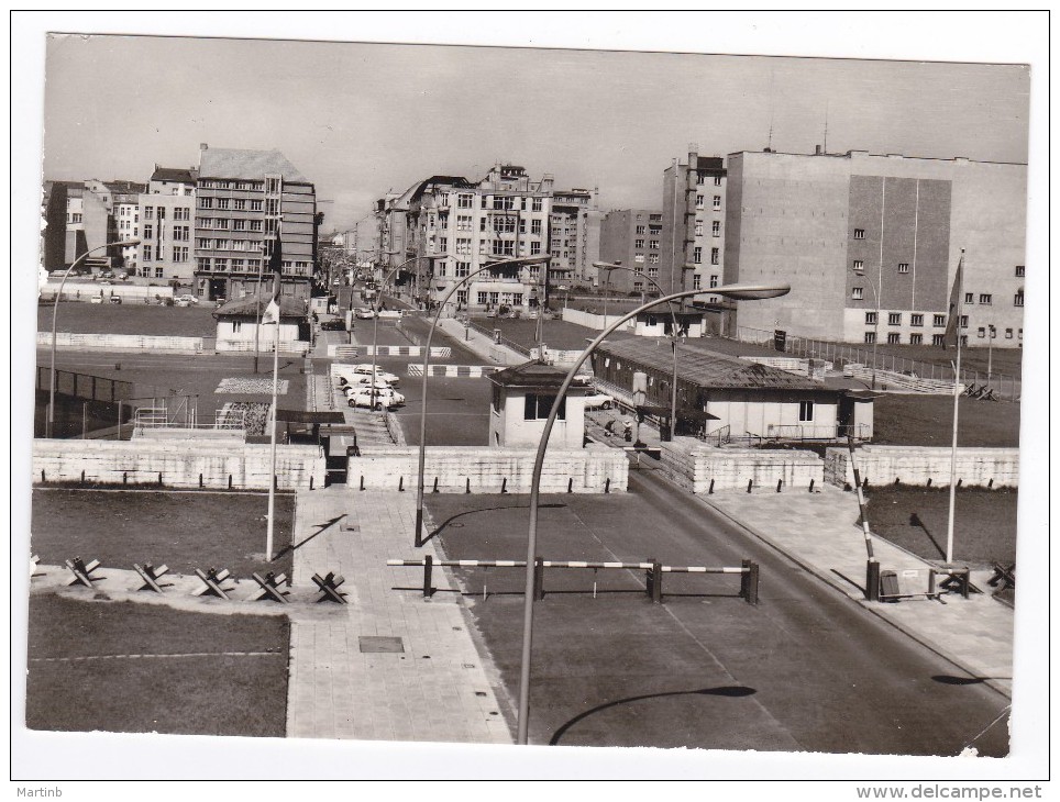 CPSM ALLEMAGNE Mur De   BERLIN  Grenzubergang Friedrichstrasse - Mur De Berlin