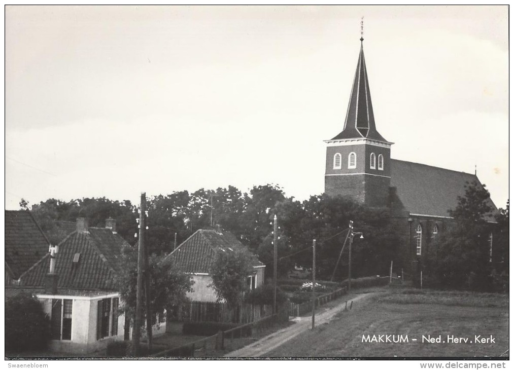 NL.- Makkum. Nederlands Hervormde Kerk. 2 Scans - Makkum