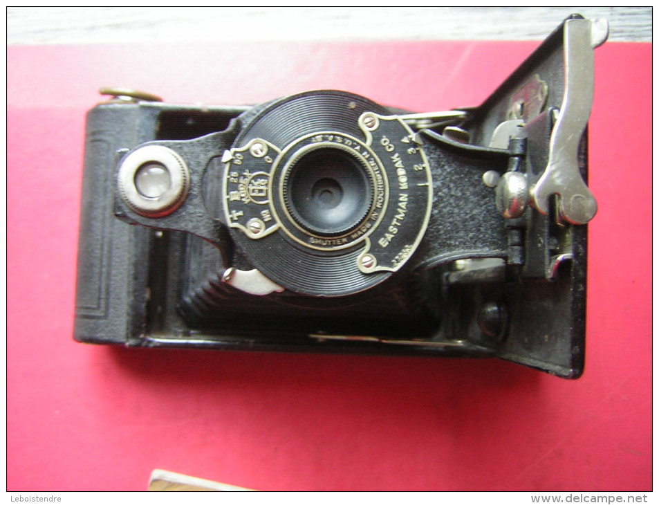 ANCIEN APPAREIL PHOTO  ET SON MANUEL EN FRANCAIS  KODAK  HAWK EYE  FOLDING N° 2  A BOBINE MODELE B MADE IN U S A - Cameras