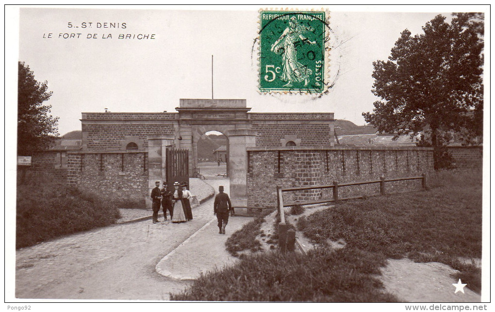 Cpa 1907, SAINT DENIS, (S.StDenis)  Fort De LA BRICHE,  Belles Dames Et Beaux Soldats (40.87)) - Other & Unclassified