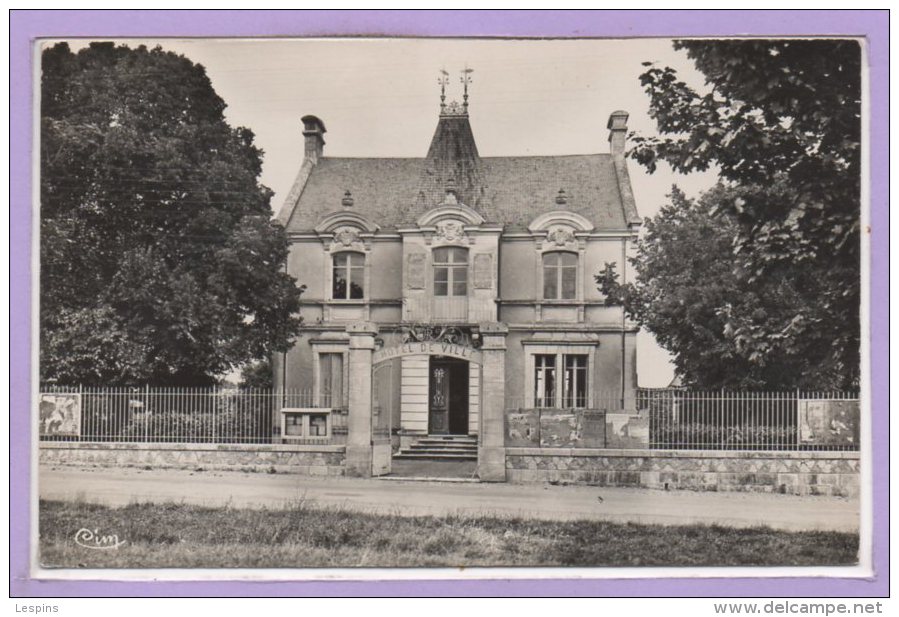 36 - REUILLY -- Hôtel DeVille - 1950 - 60 - Autres & Non Classés