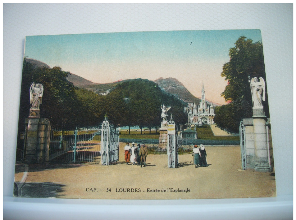 LOT B DE 100 CARTES POSTALES ANCIENNES  SUR LOURDES TOUTES SCANNEES