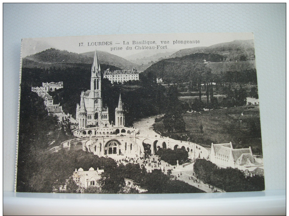 LOT B DE 100 CARTES POSTALES ANCIENNES  SUR LOURDES TOUTES SCANNEES