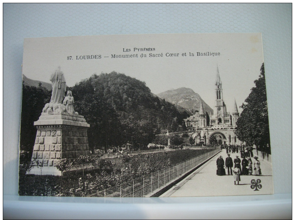 LOT B DE 100 CARTES POSTALES ANCIENNES  SUR LOURDES TOUTES SCANNEES