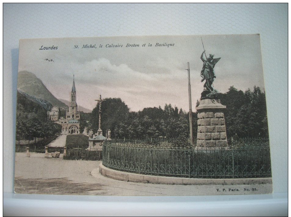 LOT B DE 100 CARTES POSTALES ANCIENNES  SUR LOURDES TOUTES SCANNEES