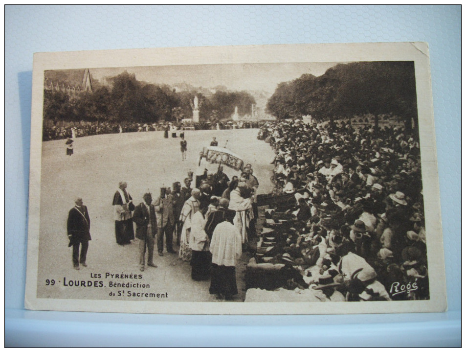 LOT B DE 100 CARTES POSTALES ANCIENNES  SUR LOURDES TOUTES SCANNEES