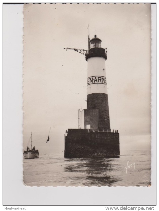 Finistère :  ILE  De  SEIN  : Le  Phare  D ´  Arman - Ile De Sein