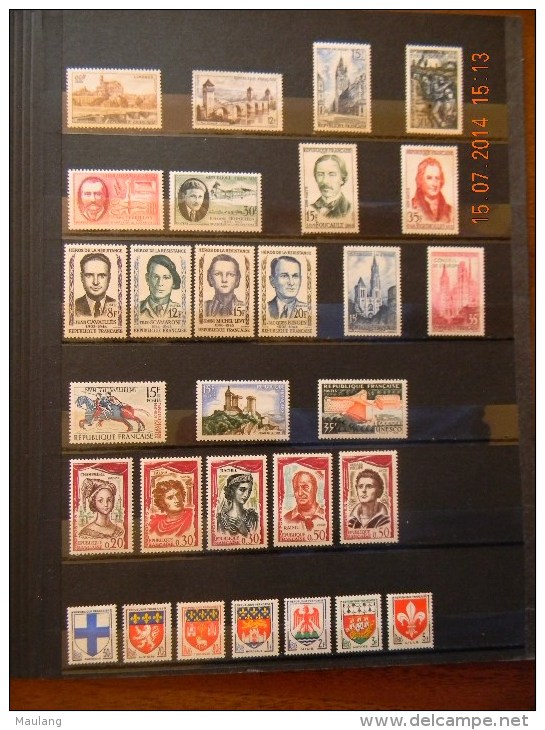 Francia 1939-1965 Collezione Con Circa 50 Francobolli Nuovi ** Trai Quali La Serie N° 976-981, 1301-05, E I N° 421 E 429 - Collections