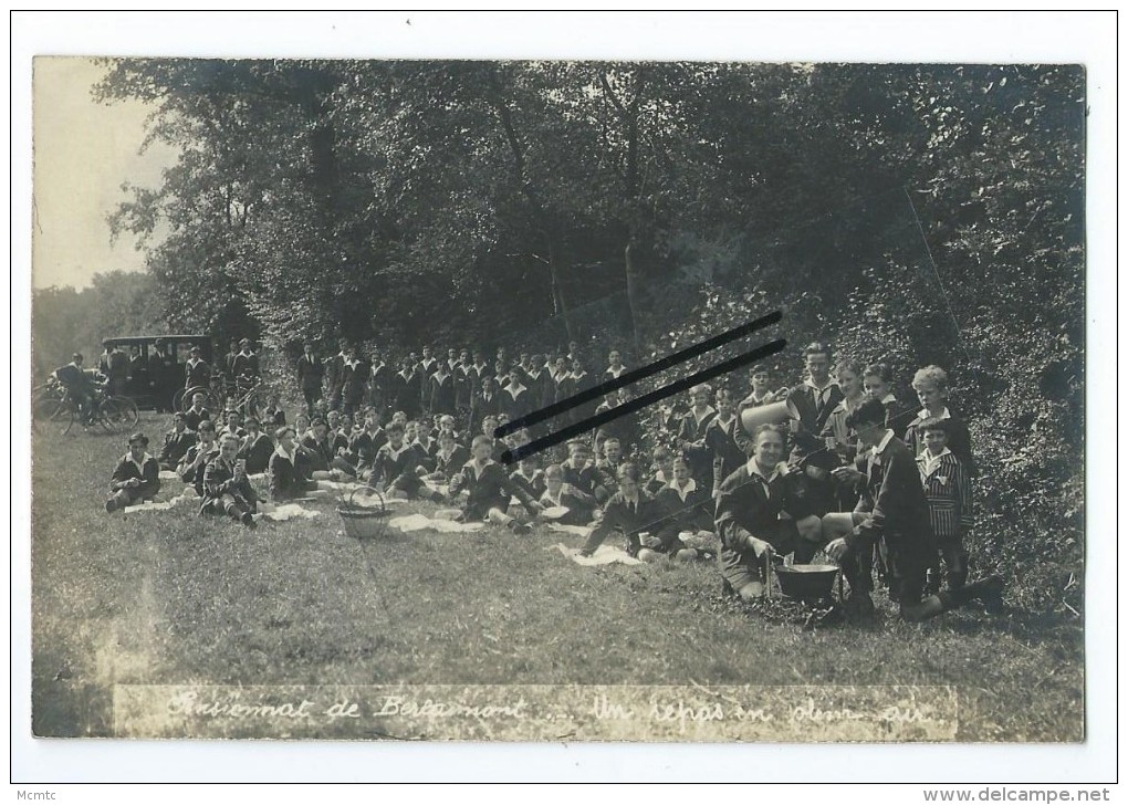 Carte Photo - Pensionnat De Berlaimont "Un Repas En Plein Air" - Berlaimont