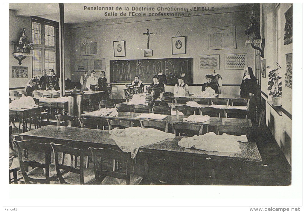 JMF19.17 / JEMELLE / PENSIONNAT DE LA DOCTRINE CHRETIENNE /  SALLE DE L ECOLE PROFESSIONNELLE  ( Animée ) - Rochefort