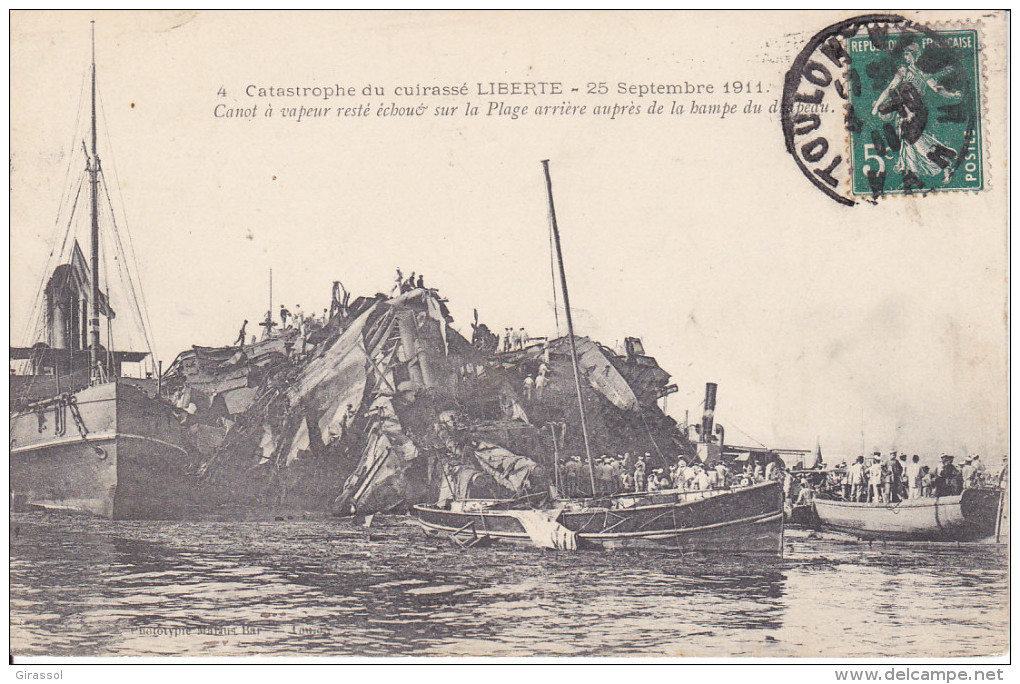 CPA CATASTROPHE DU CUIRASSE LIBERTE 25 SEPTEMBRE 1911 CANOT A VAPEUR RESTE ECHOUE SUR PLAGE - Catastrophes