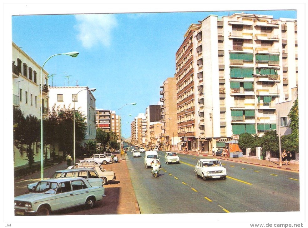 HUELVA, Andalucia,Espana: Avenuda Federico Molina Orta; AUTO Renault 4 , 6 ,Ami 6 Citroen Scooter, TB - Huelva