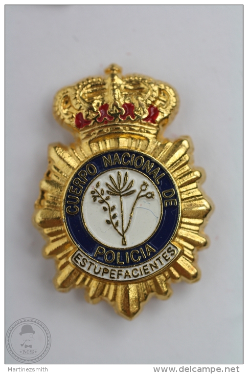 Spain: Cuerpo Nacional De Policia - Estupefacientes/ National Police Corps Of Spain - Narcotic  - Pin Badge  #PLS - Policia