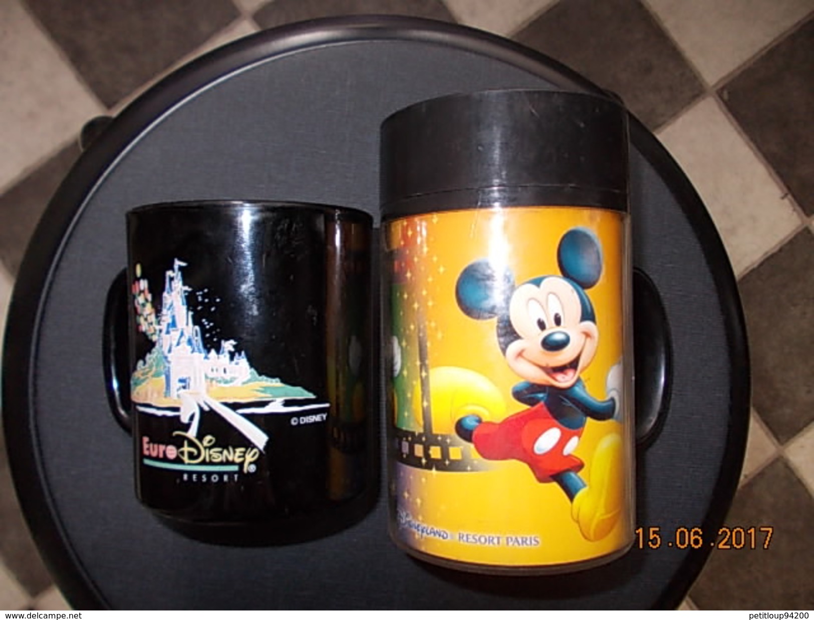 *1 CHOPE A BOISSON  MICKEY  Disneyland Paris + *1TASSE A  BOISSON  Euro Disney  Resort  Mc DONALD'S - Tazze