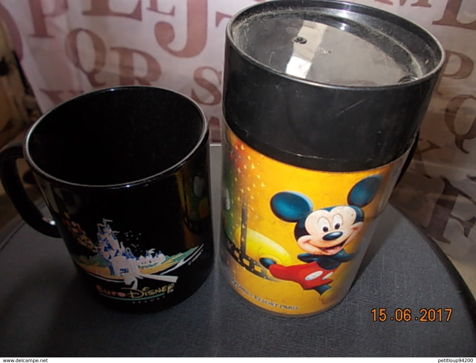 *1 CHOPE A BOISSON  MICKEY  Disneyland Paris + *1TASSE A  BOISSON  Euro Disney  Resort  Mc DONALD'S - Tasas