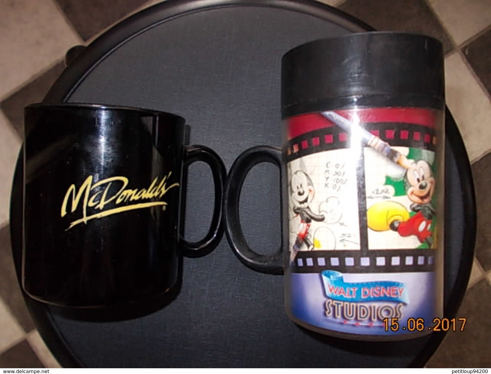 *1 CHOPE A BOISSON  MICKEY  Disneyland Paris + *1TASSE A  BOISSON  Euro Disney  Resort  Mc DONALD'S - Tasses