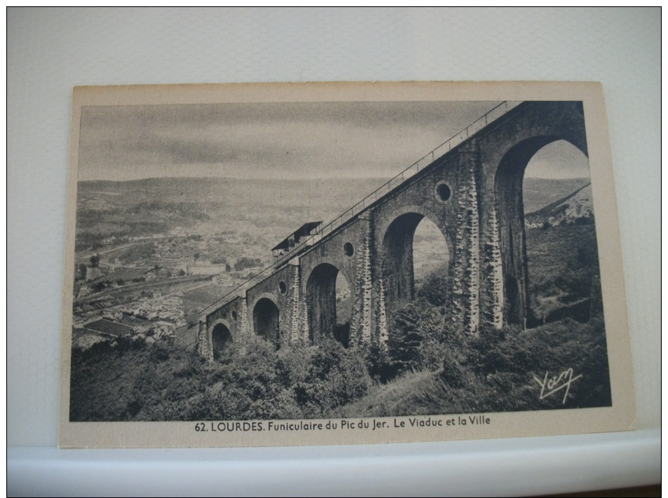 LOT C DE 100 CARTES POSTALES ANCIENNES DIFFERENTES SUR LOURDES SANS RELIGION TOUTES SCANNEES