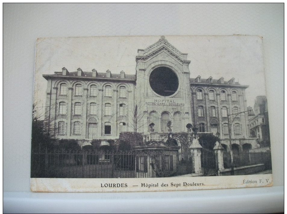 LOT C DE 100 CARTES POSTALES ANCIENNES DIFFERENTES SUR LOURDES SANS RELIGION TOUTES SCANNEES