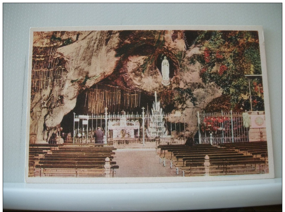 LOT E DE 100 CARTES POSTALES ANCIENNES DIFFERENTES SUR LOURDES RELIGION TOUTES SCANNEES