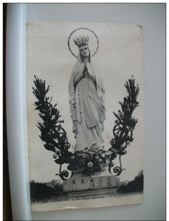 LOT E DE 100 CARTES POSTALES ANCIENNES DIFFERENTES SUR LOURDES RELIGION TOUTES SCANNEES