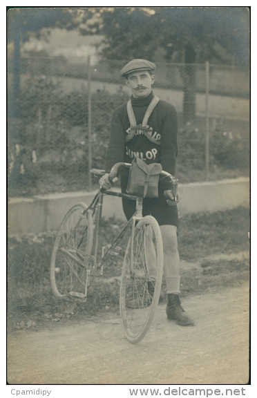 CYCLISME / Coureur Cycliste En Tenue Avec Son Vélo! TRES BELLE CARTE Glacée! - Cyclisme