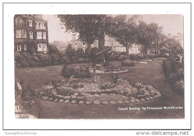 Westcliff-on-Sea Carpet Bedding Promenade Flowers Old Real Photo Postcard + Machine Gun ? War Related Anti Air Gun ? - Southend, Westcliff & Leigh