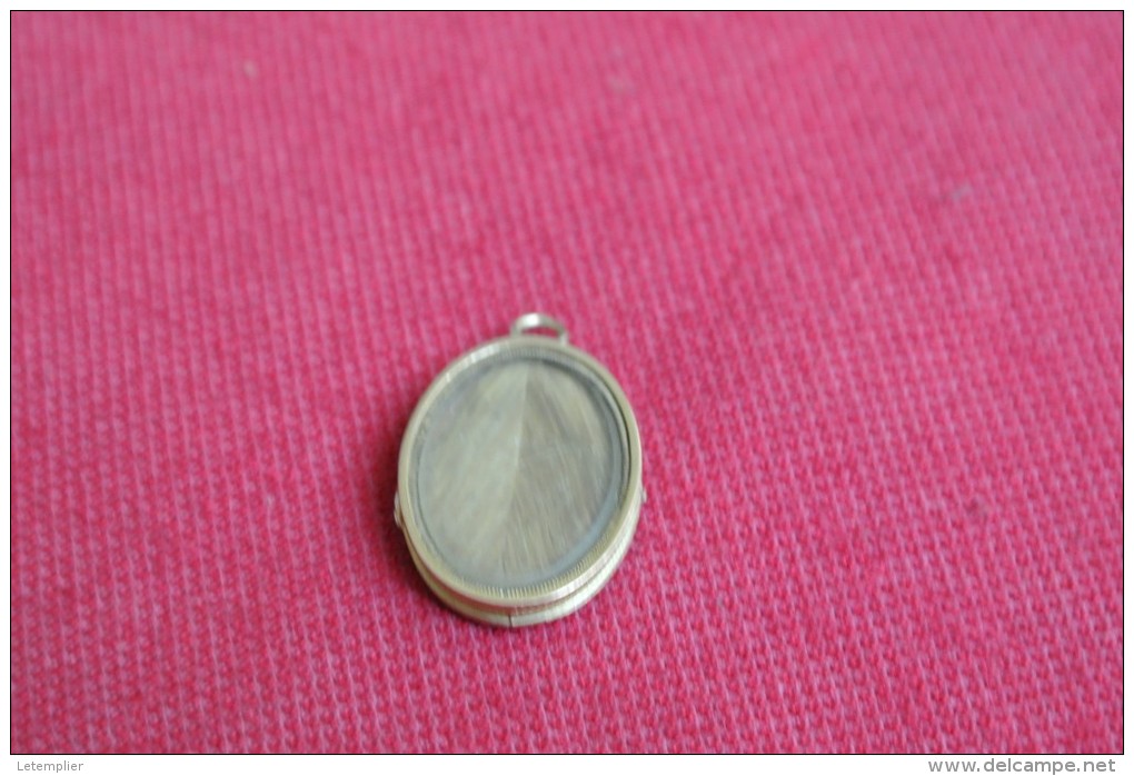 PORTE PHOTOS - Pendants