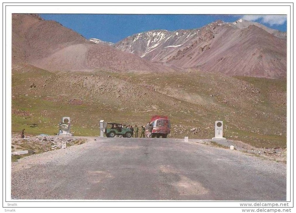 277-Postcard, Mountains, Dar-e-Khunjrab At Silk Road From Pakistan To China Road ** - Pakistán
