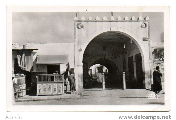 Tunisie / NABEUL -- Entrée Des Souks. - Tunisie