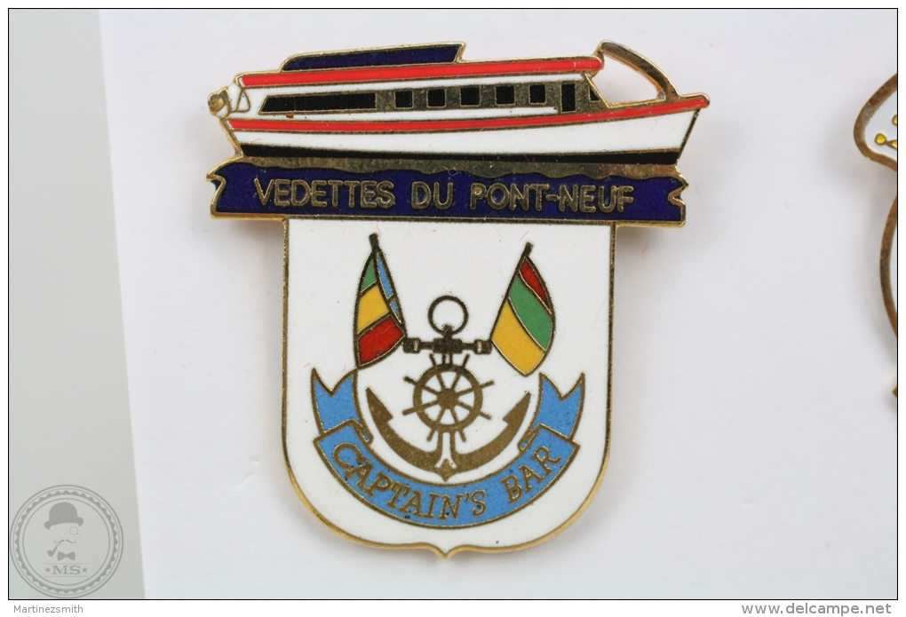Rare Boat Pin - Vedettes Du Pont- Neuf, Capitain´s Bar - Pin Badge  #PLS - Barcos