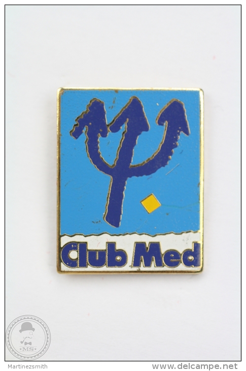 Club Med - Pin Badge  #PLS - Medical