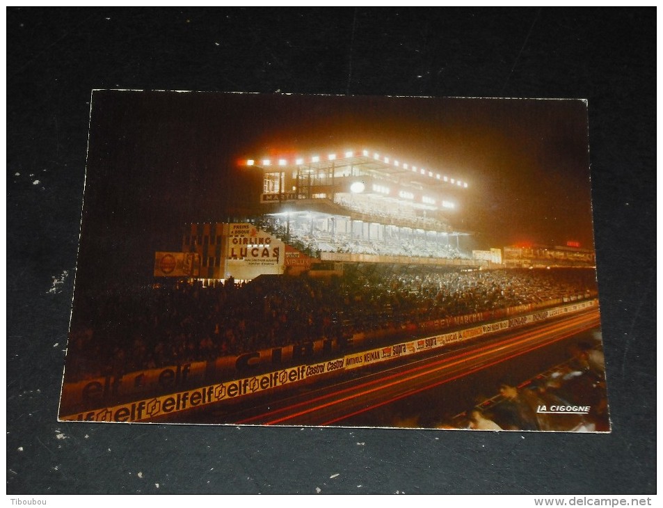 24 HEURES DU MANS - SARTHE - LA GRANDE TRIBUNE DE NUIT - SPORT AUTOMOBILE VOITURE ENDURANCE - - Le Mans