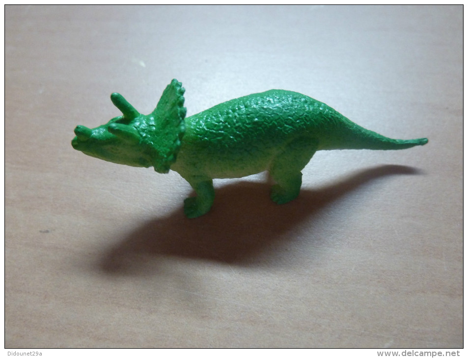 Figurine Dinosaure "TRICERATOPS"  Longueur 6 Cm, Hauteur 2,1 Cm - Sonstige & Ohne Zuordnung